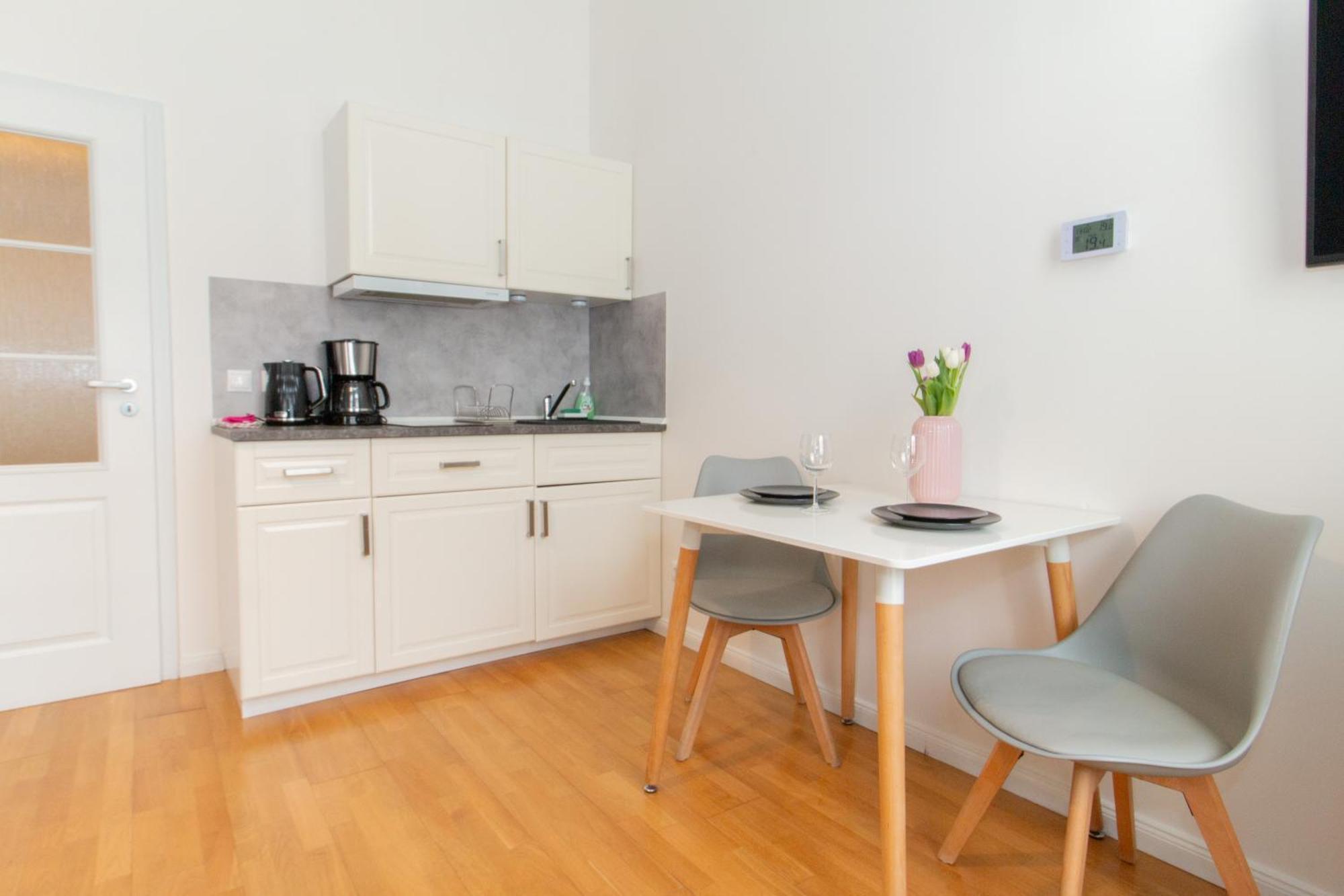 Stepanska Cr Apartments Прага Екстер'єр фото