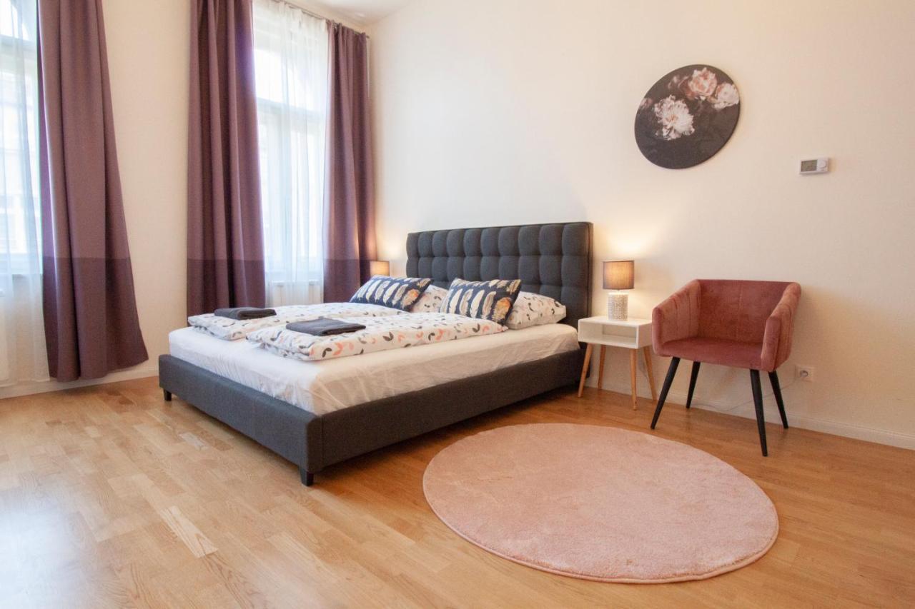 Stepanska Cr Apartments Прага Екстер'єр фото