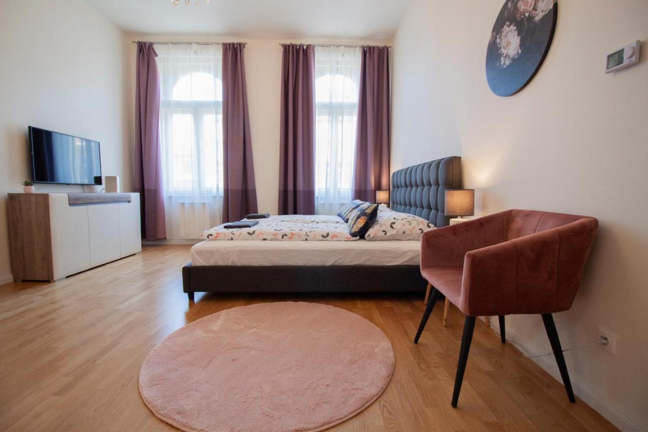 Stepanska Cr Apartments Прага Екстер'єр фото